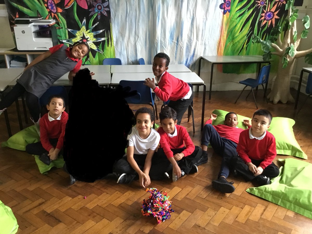 PhilippeLewis1's tweet photo. We had fun in the Engine Room building a brain with pipe cleaners. We started by making individual neurons then wired all of them together. The more connections we made, the 'stronger' our brain became. #growthmindset  @sevensisterssch @StrongerBrains @Evolve_Impact @pertslab https://t.co/UsKdWn9lSf