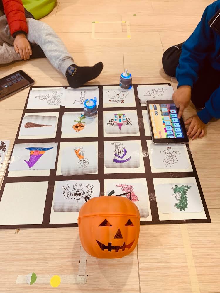 hackandtechclub's tweet image. Pierde el miedo a la Robótica 🤖. Tus hijos pueden adquirir destrezas y conocimientos técnicos de la mano de #hytclub, un espacio abierto, dinámico, adaptado a cada ritmo de aprendizaje. Conéctate a nuestro Club. Solicita una clase gratis en hackandtech.com 🚀