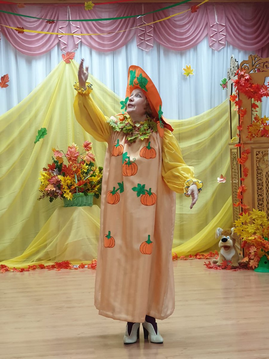 lara0061's tweet photo. ГБОУ ШКОЛА 1582  ОДО 4. Тетушка Тыква удивила и поразила всех. https://t.co/cs6KF1HhKe