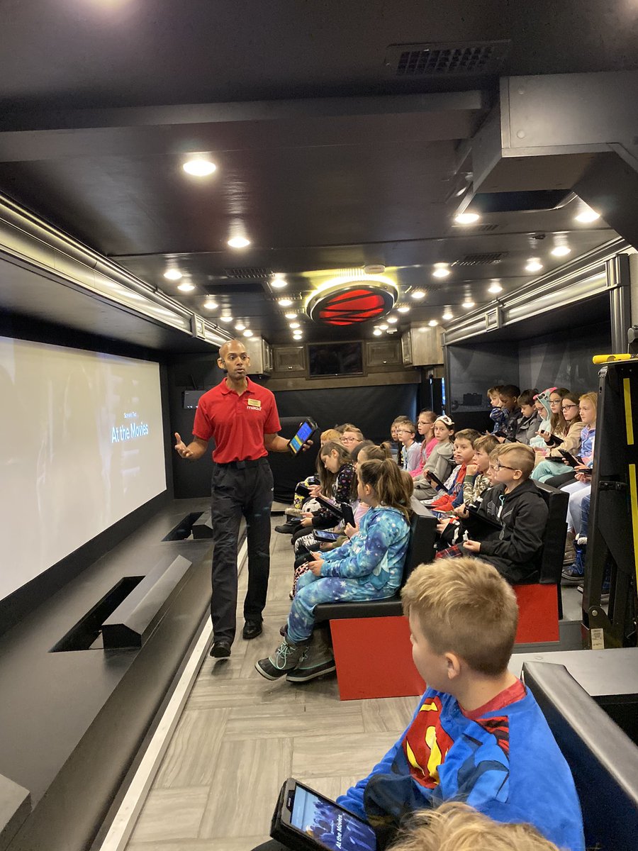mrsjonesgrade6's tweet photo. @MADDOnline A powerful presentation on the effects of impaired driving #MADD #VirtualReality #weallcanhelp #4peopledieeveryday @RCSD_No81 @StDominicYQR https://t.co/ENkIJvHGZr