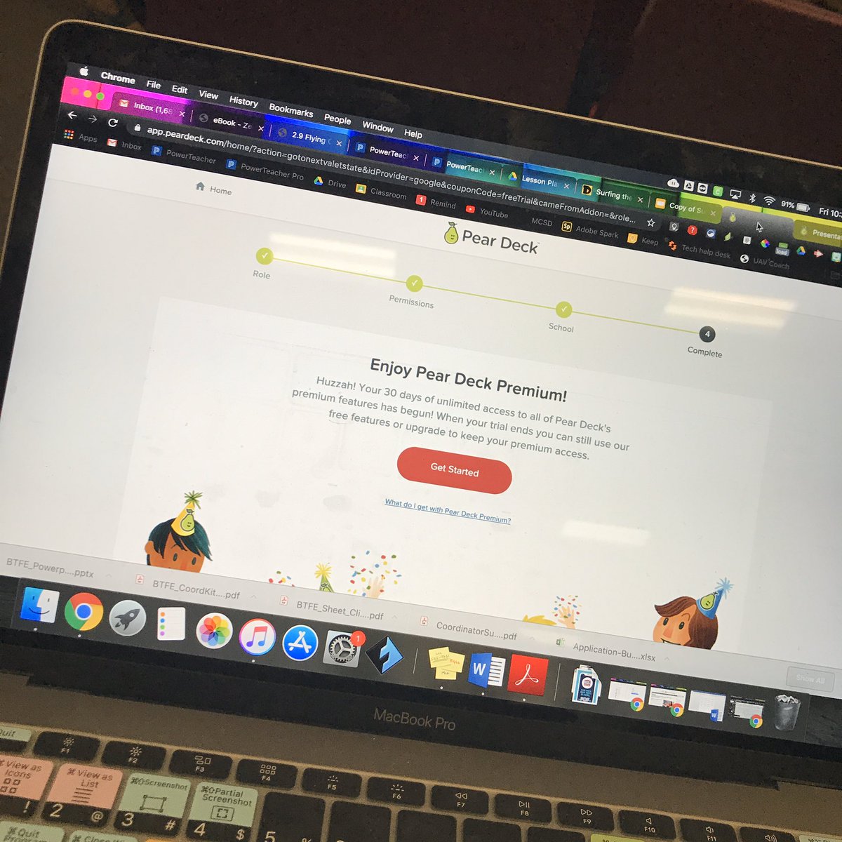 westdronesteach's tweet photo. Pear Deck = what do I want sts to Do with slides? #mcsdtech #ditchbook https://t.co/E4JkmKBWfA