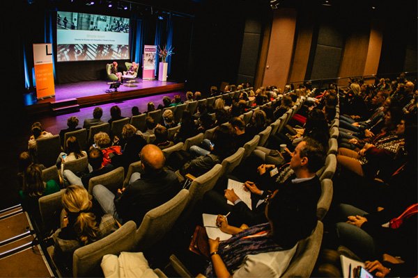 Logeion's tweet photo. 'The day after' kijken we terug op PubCom19, een inspirerende middag met een sterk programma. Een begrip dat je gedurende het congres terughoorde in het kader van het thema #polarisatie was: empathie. Lees verder: https://t.co/4kGbIDle0L #PubCom19 #Galjaard19 #communicatievak https://t.co/ZKzschPyoq