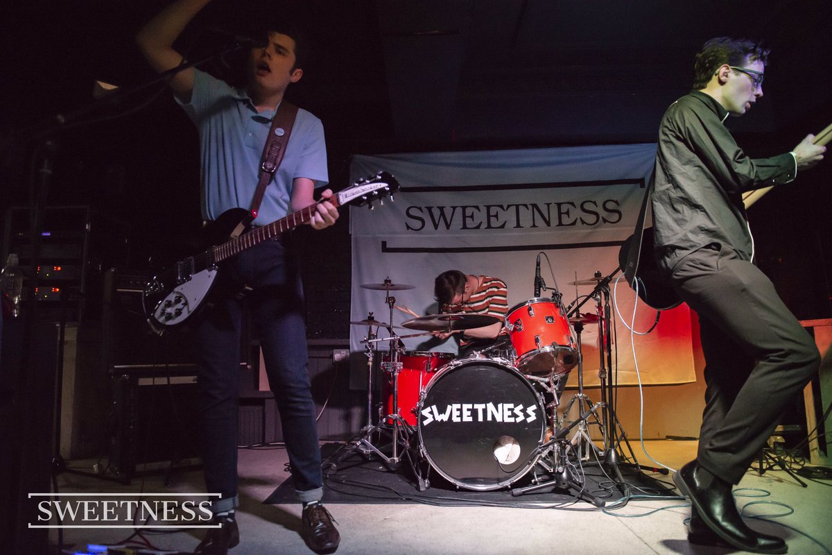 sweetnessbanduk's tweet image. 23rd Nov, @thedonnyleopard w/ @StrawberriesUK. Get in touch for £6 tickets x 📸: Dave Dransfield