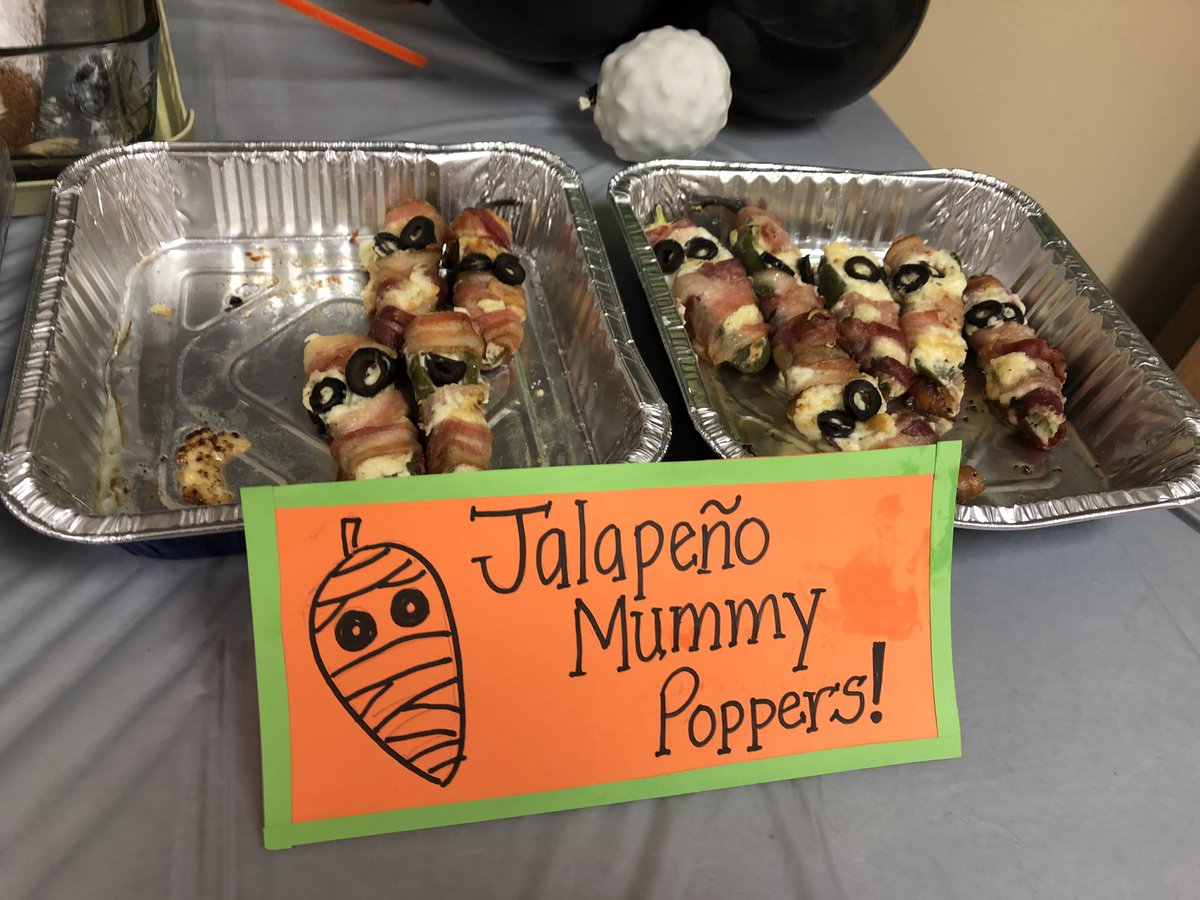 daisyflo88's tweet photo. Some of the spooky treats we had for Feed a Friend 👻👻 @stephens_aldine https://t.co/NuLsF8SmYf
