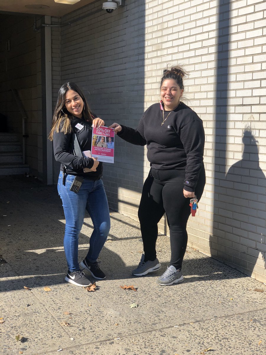 MagentaWarriors's tweet photo. We out here informing our local First Reponders about our New Great Plan @TMobile is now offering for all the hard work! Come by and check us out for more details @ 24 Graham Ave. #BQBridge #NeRules #FirstResponders #AreYouWithUs? #Bushwick @lpetrone9 @MakedaGadson https://t.co/NyLEjQ7p6A