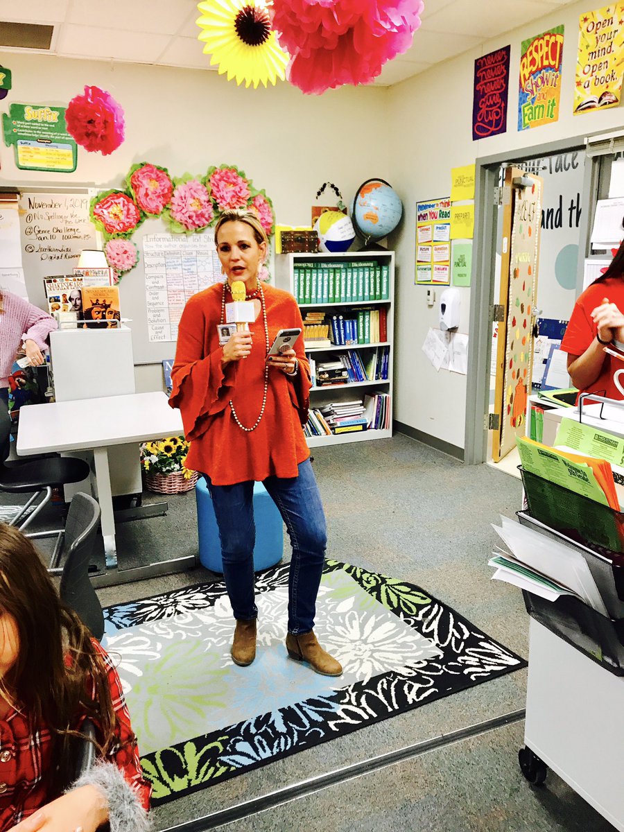 MrsBertinetti's tweet photo. #amazingfallparty #leadlovelearn @Longbranch_Elem #laurahobbsyourock https://t.co/hVu2ArqXoo