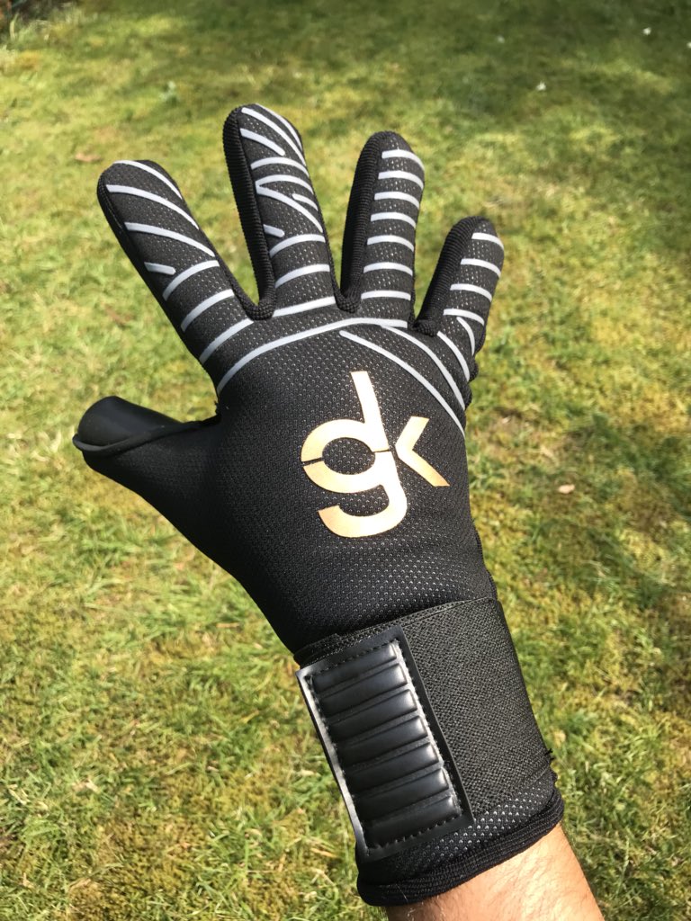 GDGoalkeeping's tweet photo. Our GDGK Panther contact latex goalkeeper glove range are back in stock after popular demand. Sizes from 4-10 available. Enquiry today to get yours!
https://t.co/ZYMJEa7kxQ
#gdgk #panther #contactlatex #gkgloves #goalkeeper #grip https://t.co/VxcaWxQ7YE