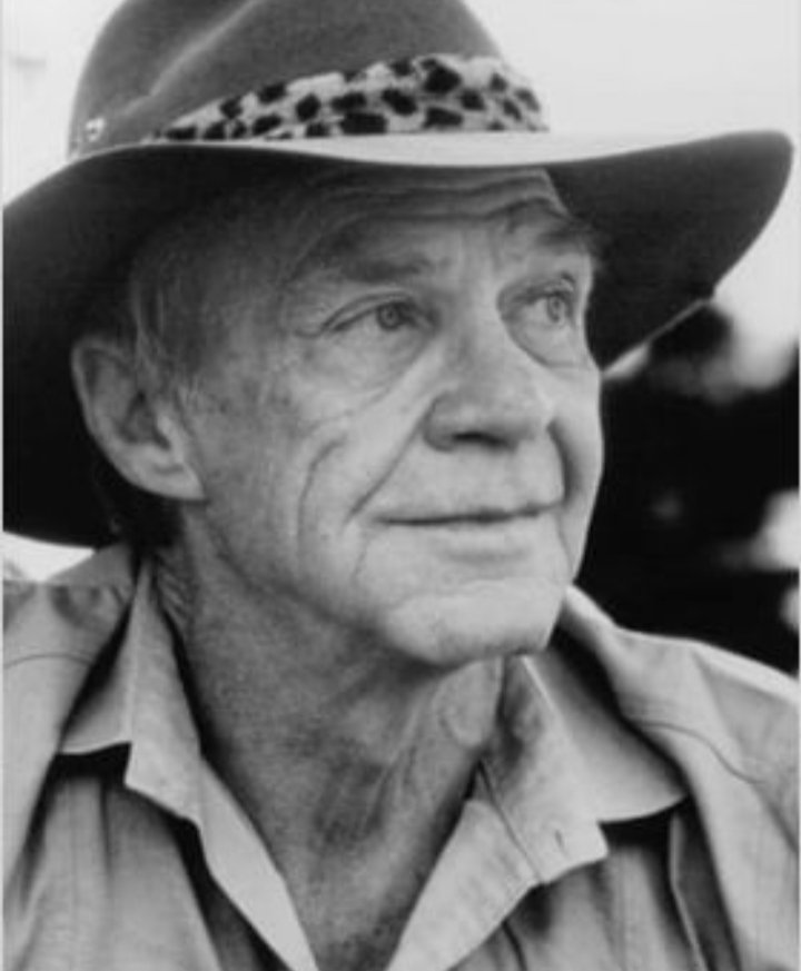 zylofon1021fm's tweet photo. South African Film Maker, JACOBUS JOHANNES UYS aka JAMIE UYS is our guest in the #AfricanHistoryClass on the #taxidrivershow @zylofon1021fm with @Blakkrasta https://t.co/dq47M2alE4