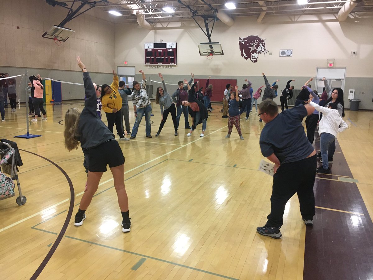 LisaConKow's tweet photo. Exploring Education class and @MrsFisherNHS adaptive PE teaming up for some handball. What fun we had! We all learned from each other too!  @npspanthers #npspanthers #teamworkmakesthedreamwork https://t.co/A1y4CDdiFc