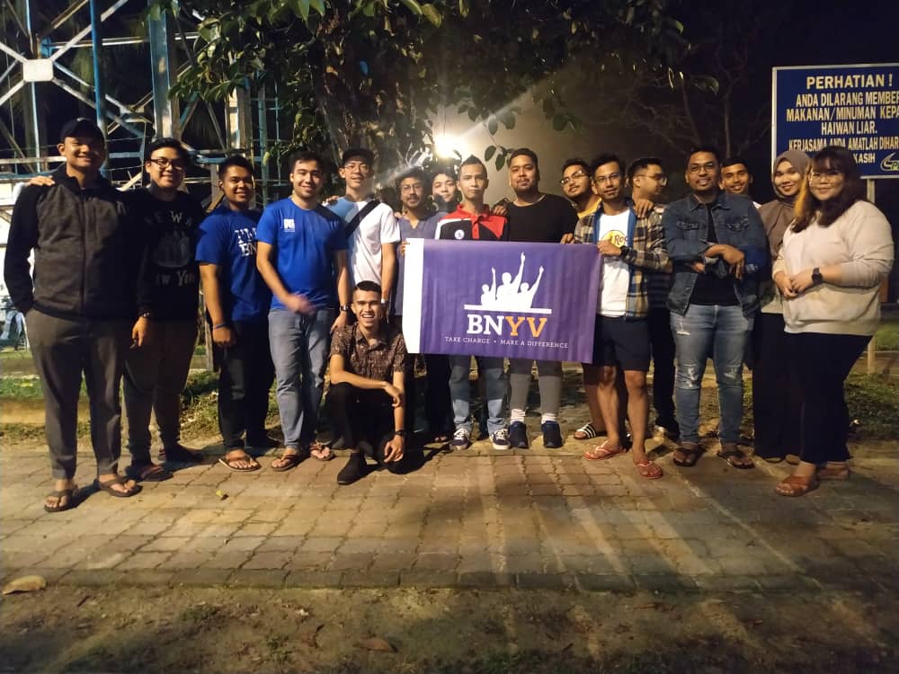 BNYVMY's tweet photo. Sukarelawan BNYV dari @BNYVKL @SelangorBNYV bergerak ke Johor malam ini untuk Hari Penamaan Calon PRK Tanjung Piai (P.165)

Berhati-hati di jalan raya teman-teman sekalian. 

#PRKTanjungPiai 
#KonvoiBNYV
#KitaPilihBiru https://t.co/DmSnHHSGZA