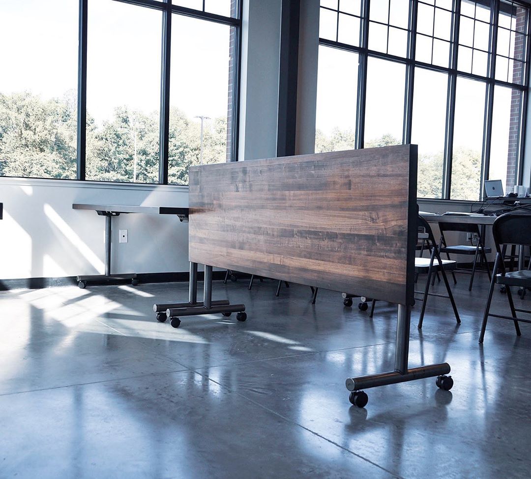 VerticalInter's tweet photo. You don't need to sacrifice style to have the flexibility of a flip top table with this rolling, foldable table by Iron Age Office.
📷 @IronAgeOffice
#officetable #rollingtable #officefurniture #fliptoptable https://t.co/gYmQJvoeu0