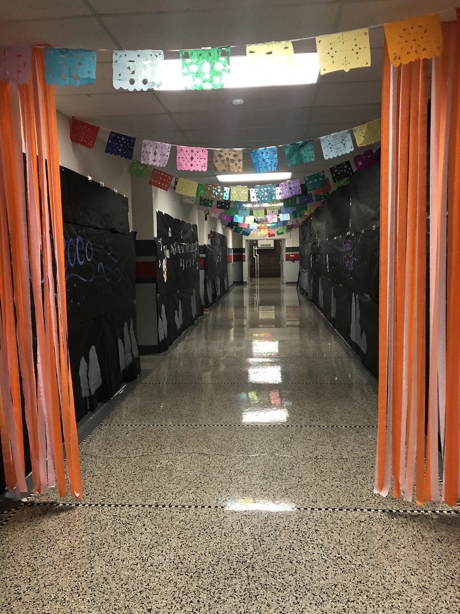 MexHighStuCo's tweet photo. If you didn’t get to see all the decorations take a look! @MexicoMoHS We are “Animating the World with Leadership” today. https://t.co/4D48alet3O