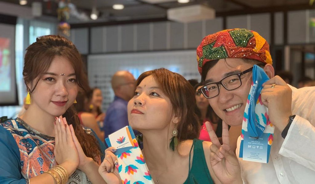 Pat2Young's tweet photo. A better prize than @TwitterAsians -branded sock? A pair of TwitterAsian-branded socks! Had a blast dancing and laughing with my wonderful #Baraatis teammates #BollyDiwali https://t.co/cISWHL818H