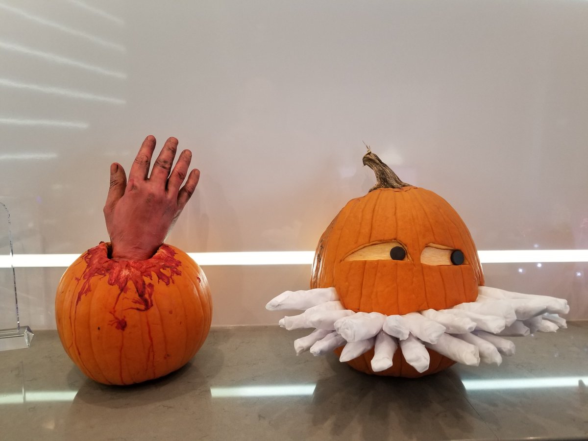 Montreal Neon Signs Presenting Our 19 Halloween Pumpkin Carving Contest Entries Montrealneonsigns Pumkincarving Halloween19 Presentation De Nos Inscriptions Au Concours De Sculpture De Citrouilles D Halloween 19 T Co