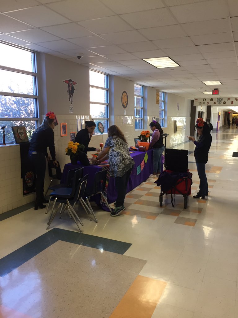 RHSPadresUnidos's tweet photo. Feliz Dia De Los Muertos!!
#RHSPTA #PadresUnidos #RHSPadresUnidos #DiadeLosMuertos https://t.co/i2o2Qxzx4Z
