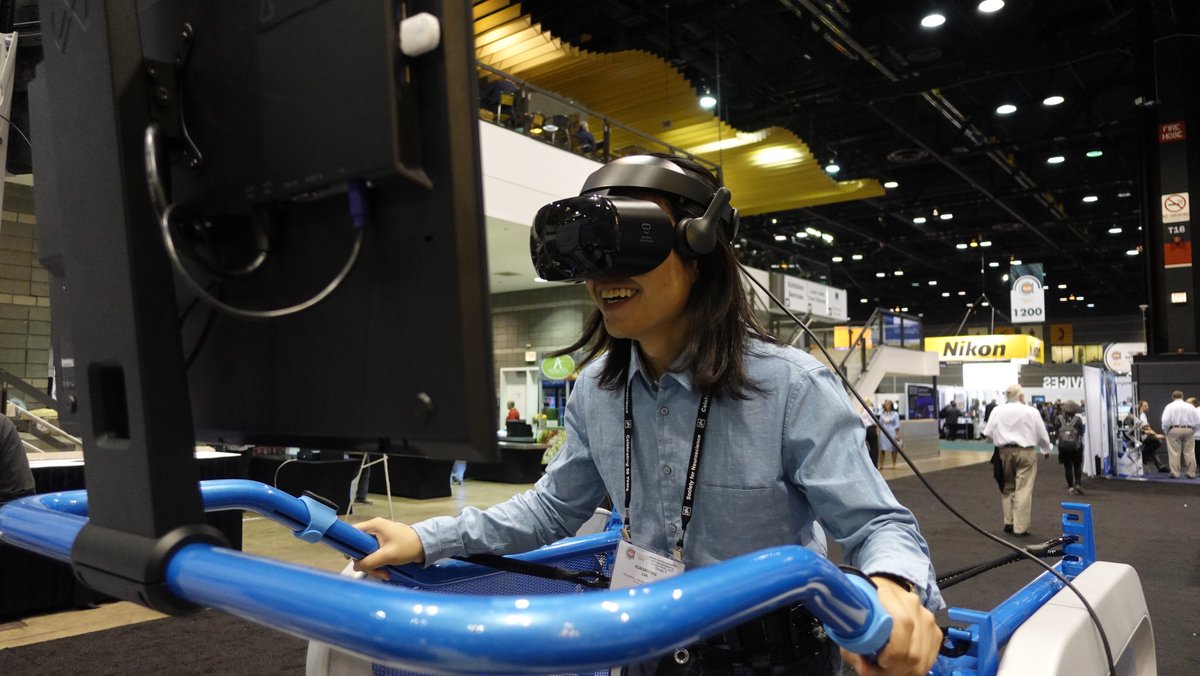 BlueGoji's tweet photo. Have you used VR today? #infinitytreadmill #allsmiles #VRgaming #virtualrelaxation https://t.co/s11AKqB86L