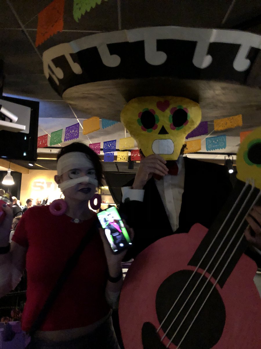 Paul On Twitter Halloween Award Goes To Noemi B C For Her Emz Costume And Yindie For His Poco Costume Bonus Frank Supercell Shot Halloween19 Brawlstars Supercell Https T Co Bewlzmtiaw - brawl stars poco cosplay