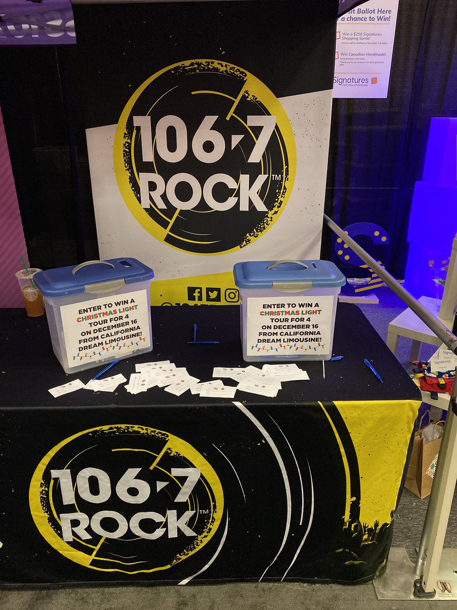 1067Rock's tweet photo. Here @ExParkLeth #FallintoChristmas #YQL https://t.co/jIPKRen4LO