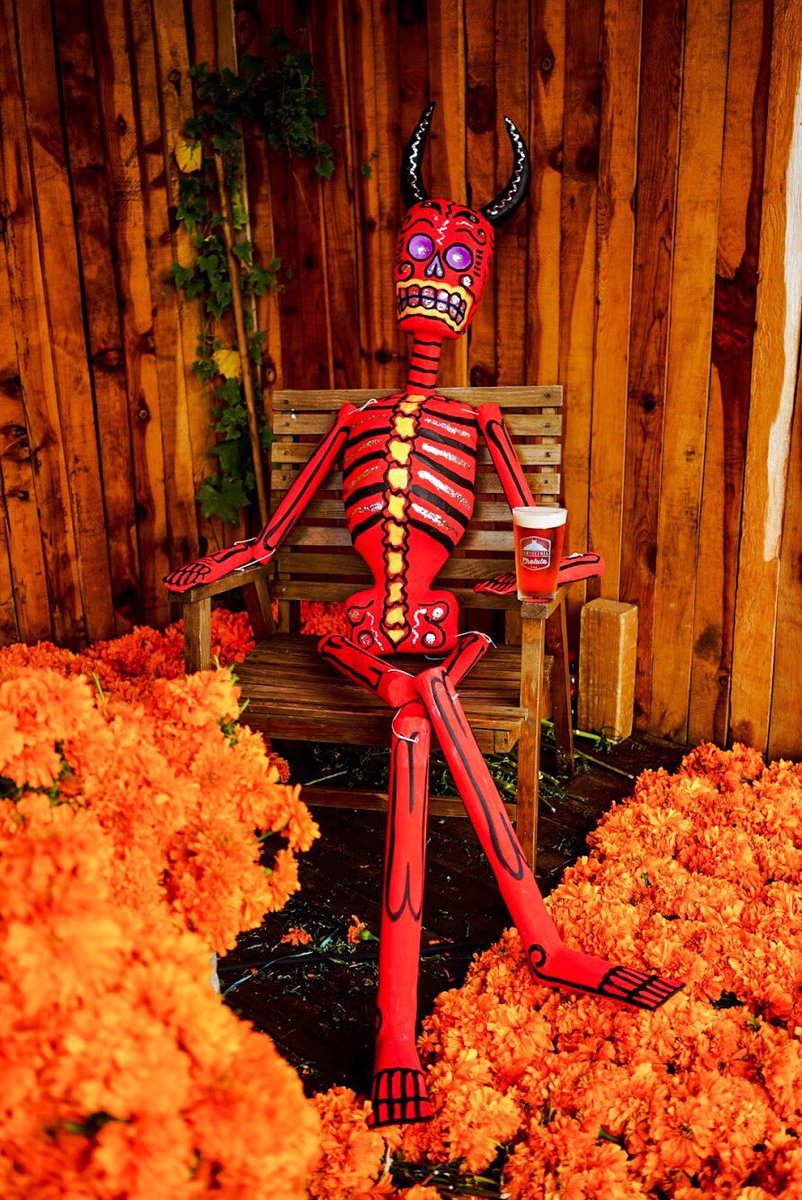 ¿Ya tienen sus boletos para nuestra fiesta de #DiaDeMuertos?

…tos-en-cerveceria-cholula.boletia.com