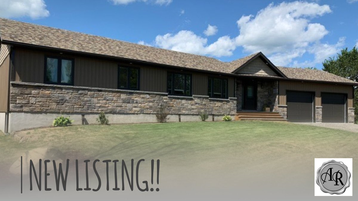 Sold85's tweet image. NEW LISTING!! Almost new 1600 sqft bungalow offering 3 + 1 bedrooms 3 full baths finished top to bottom with premium finishes sitting on 2 acres and only 20 min to Kingston! $499,900 #ygk #realestate #infrontenac