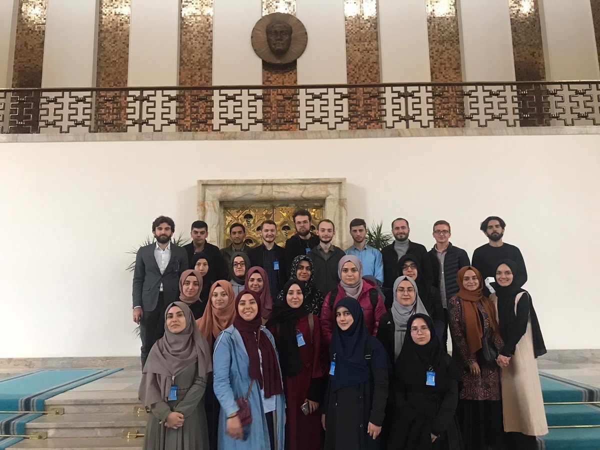 Mimdernegi's tweet photo. Mimder olarak meclisimizi ve @RumeysaKadak vekilimizin makamını ziyaret ettik. Meclisimizin etkileyici yapısının yanında  ortamdaki samimiyet de takdire şayandı. Bizi karşılayan sayın vekilimizin ekibine bu güzel gezi icin teşekkürlerimizi sunarız. #marmarailahiyatmecliste https://t.co/3GQeRlCnUH