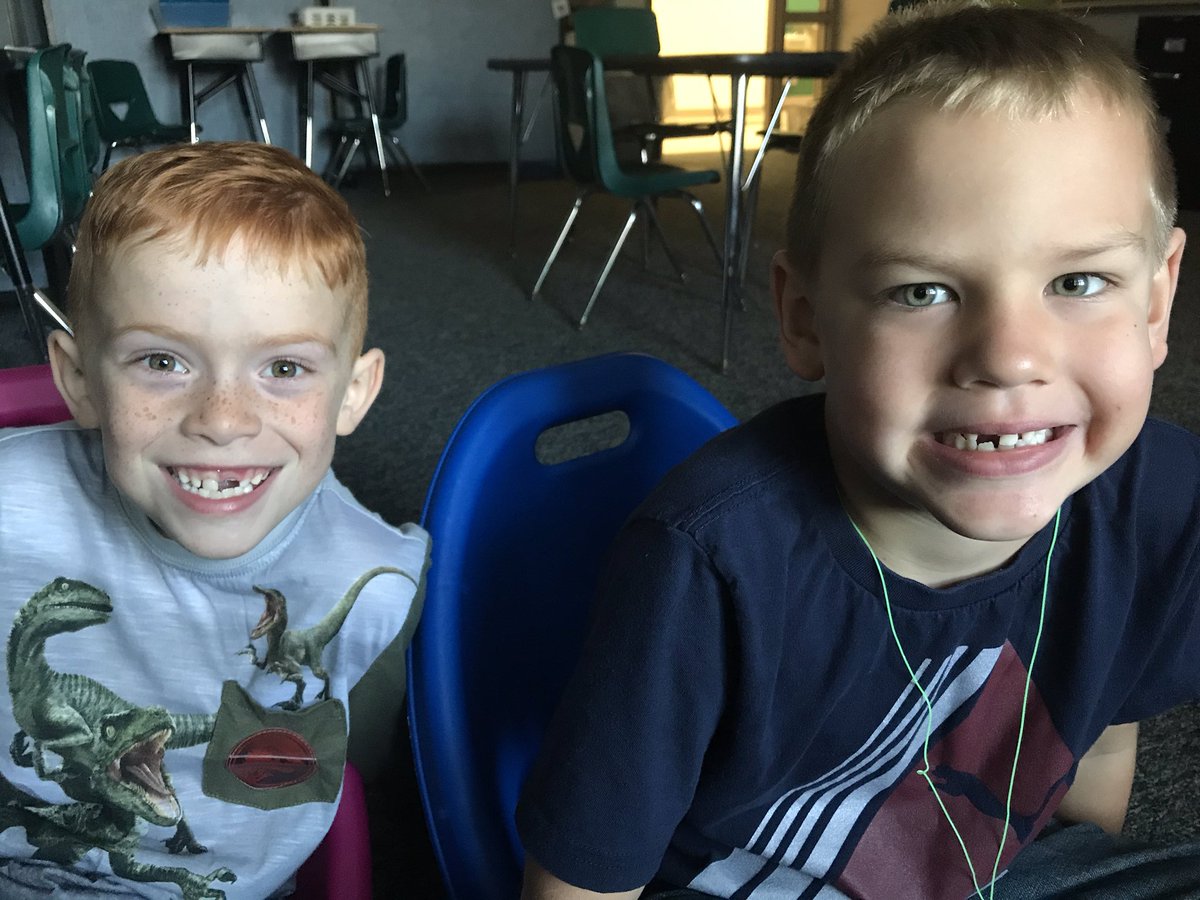 kmbrown1213's tweet photo. Toothless Twins! https://t.co/sxcTBAjL47