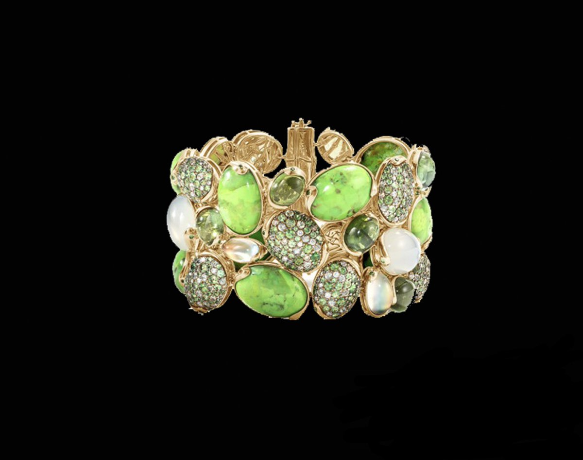 SagaWorld1's tweet photo. If you have a luxury taste, Saga World Dubai is the best place for you to visit!
.
Everything here is Luxury &amp; Unique.
.
Visit Saga World Dubai in Jumeirah!
.
.
.
.
.
.
.

#sagaworlddubai #ring #goldring #gemstones #voltaire #diamonds #ladiesjewelry #gold #sagaworld #artpiece https://t.co/guIfkjXolk