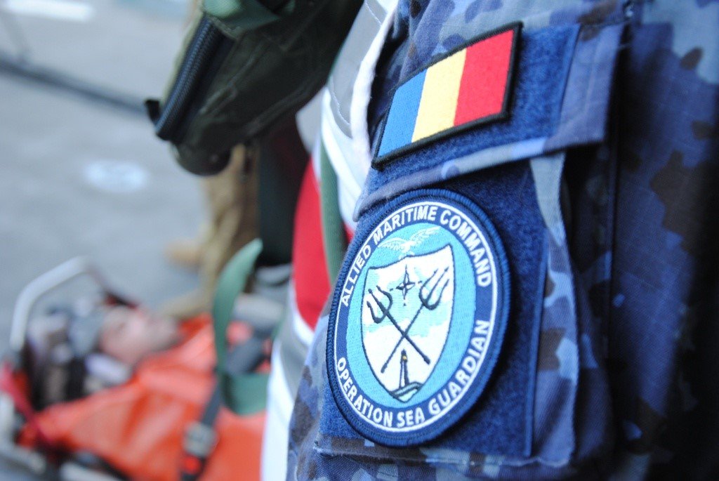 NATO_MARCOM's tweet photo. #NATO #OpSeaGuardian Focused Patrols in the Eastern Mediterranean Sea. 🇬🇷HS Navarinon, 🇷🇴ROS Regele Ferdinand, 🇧🇬BGS Verni and
the 🇮🇱Israeli Navy conducted a life-saving medical assistance at sea exercise,
codename #CrystalSea. Fostering #Cooperation and #Partnership #OSG_Medical https://t.co/sOjsvqqF6b
