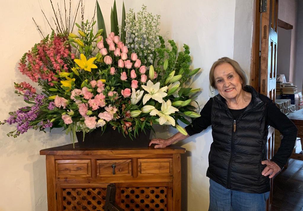 amigoscoyoacan's tweet photo. Lamentamos profundamente el fallecimiento de nuestra querida vecina Rina Lazo. Rina llegó a Coyoacán en la década de 1950, custodiando desde entonces la icónica Casa Colorada y convirtiéndose en un pilar de nuestra comunidad. Descansa en paz. https://t.co/HnOurScMUJ