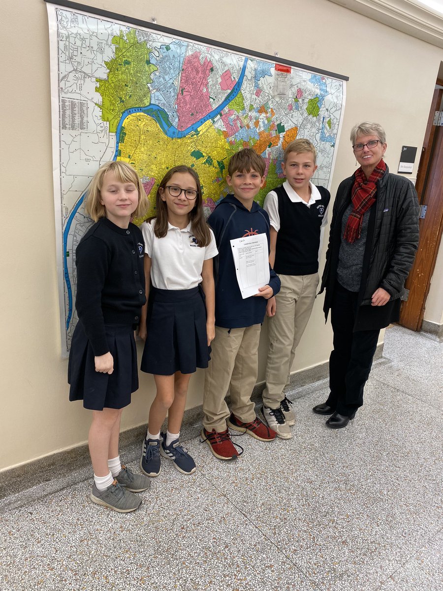 MrsRampenthal's tweet photo. What a way to culminate our inquiry into leadership traits!! We interviewed some fabulous leaders and role models to learn how they exhibit the learner profile traits! #shms #learnerstoleaders #whoweare #whatwillIB @JChurchSHMS @amy_shmsbears @Senoragriffin https://t.co/NnWWmFYP0Z