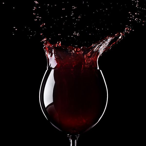 TerritorioBobal's tweet photo. DE LA SEDA, AL VINO
Al crecer la demanda de vino a raíz de la plaga de la filoxera en Francia coincidió con una profunda crisis de la industria de la seda, tan importante para nuestro territorio hasta ese momento. Fue entonces cuando las miradas se posaron sobre el #VinoBobal. https://t.co/g3PubVdvYe