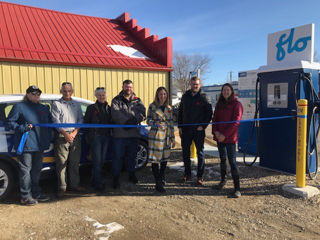 ATCOElectric's tweet photo. We are leading the charge with #ElectricVehicles! The Peaks to Prairies #PincherCreek (750 Kettles St) and #Nanton (2114 19st) Level 2 and Level 3 charging stations are ready! #ABlovesEV @bc_cea @YourAlberta https://t.co/gNxkLIffC3 @PluginAlberta https://t.co/WO0jD5Dj7M