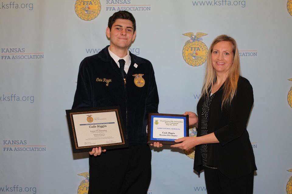 Cade Riggin placed first with his Agricultural Services proficiency award at National Convention! What an incredible accomplishment!