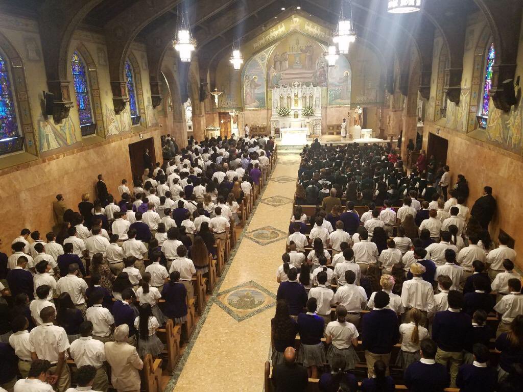 StAnthonySAINTS's tweet photo. ALL of the Saints (elementary and high school) celebrating All Saints Day Mass this morning! https://t.co/q2n8WAs2Wv