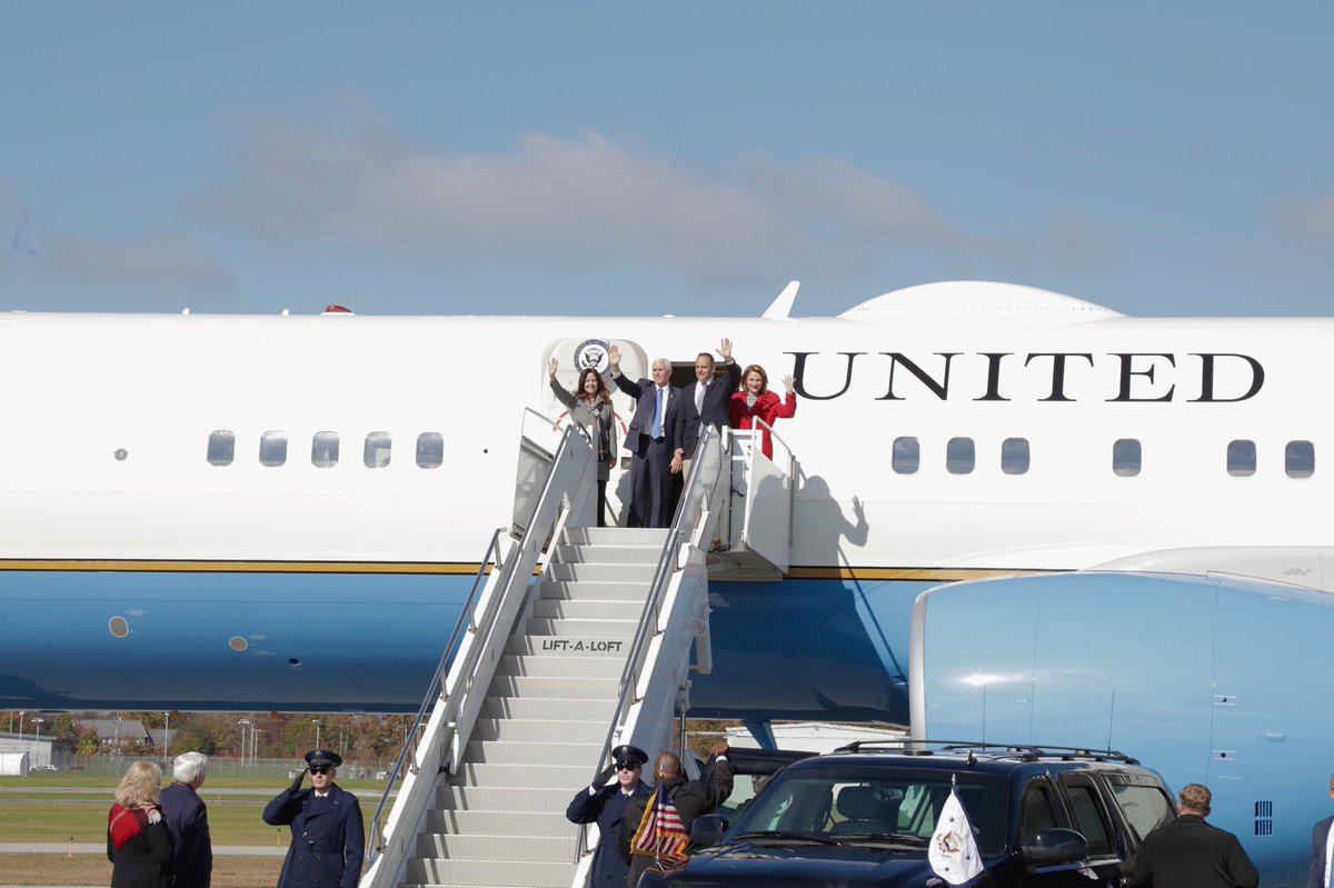 TeamBevin's tweet photo. VP @Mike_Pence has landed! We’re excited to have Vice President Pence alongside #TeamBevin today to meet with Kentuckians and make sure they know that together, we’ll keep Kentucky great with President @realDonaldTrump, Vice President Pence, and Governor @MattBevin. #KYGov https://t.co/qzu6ePyq4o