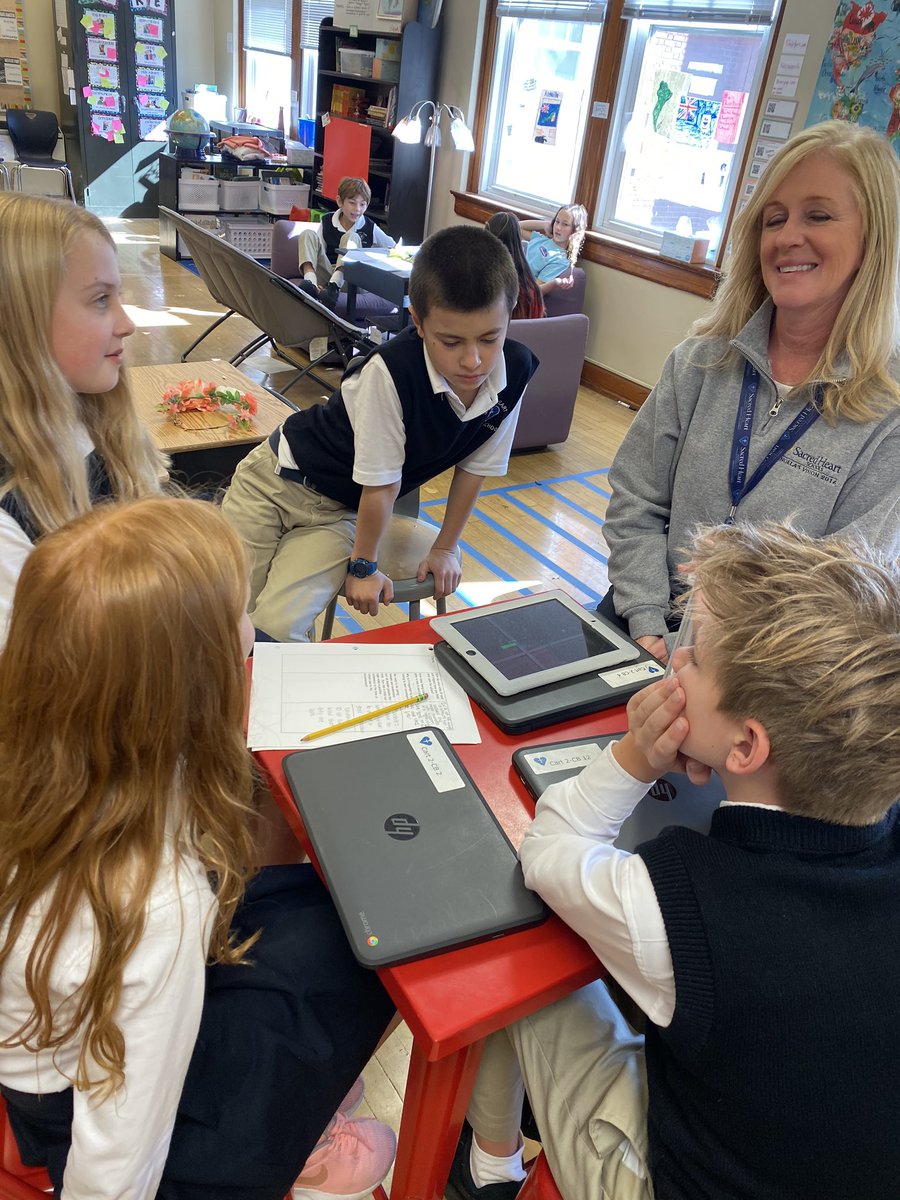 MrsRampenthal's tweet photo. Interviews in action! Our little inquirers seeking knowledge from leaders. #shms #learnerstoleaders #whatwillIB @amy_shmsbears @JChurchSHMS @Senoragriffin https://t.co/VUHFb5B9Mg