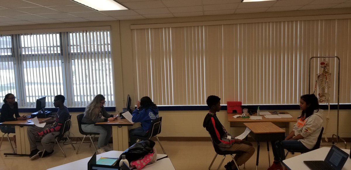 LWHS_HOSA's tweet photo. Medical Skills 9th graders conduct job interviews.  Awesome to see the roles play out. https://t.co/NpDQbkKYhY