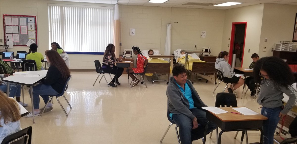 LWHS_HOSA's tweet photo. Medical Skills 9th graders conduct job interviews.  Awesome to see the roles play out. https://t.co/NpDQbkKYhY