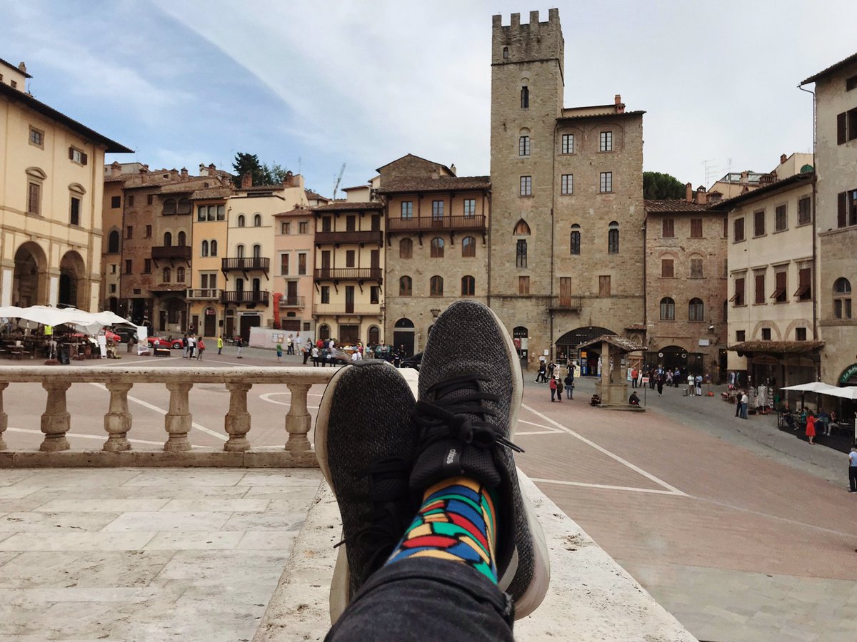 OneTwoSock's tweet image. From the imposing city views with Pashazone. 🌟 #OneTwoSock #italy #arezzo #onetwosockeverywhere #pashazone instagram.com/p/B4VL_8MJhlk/…