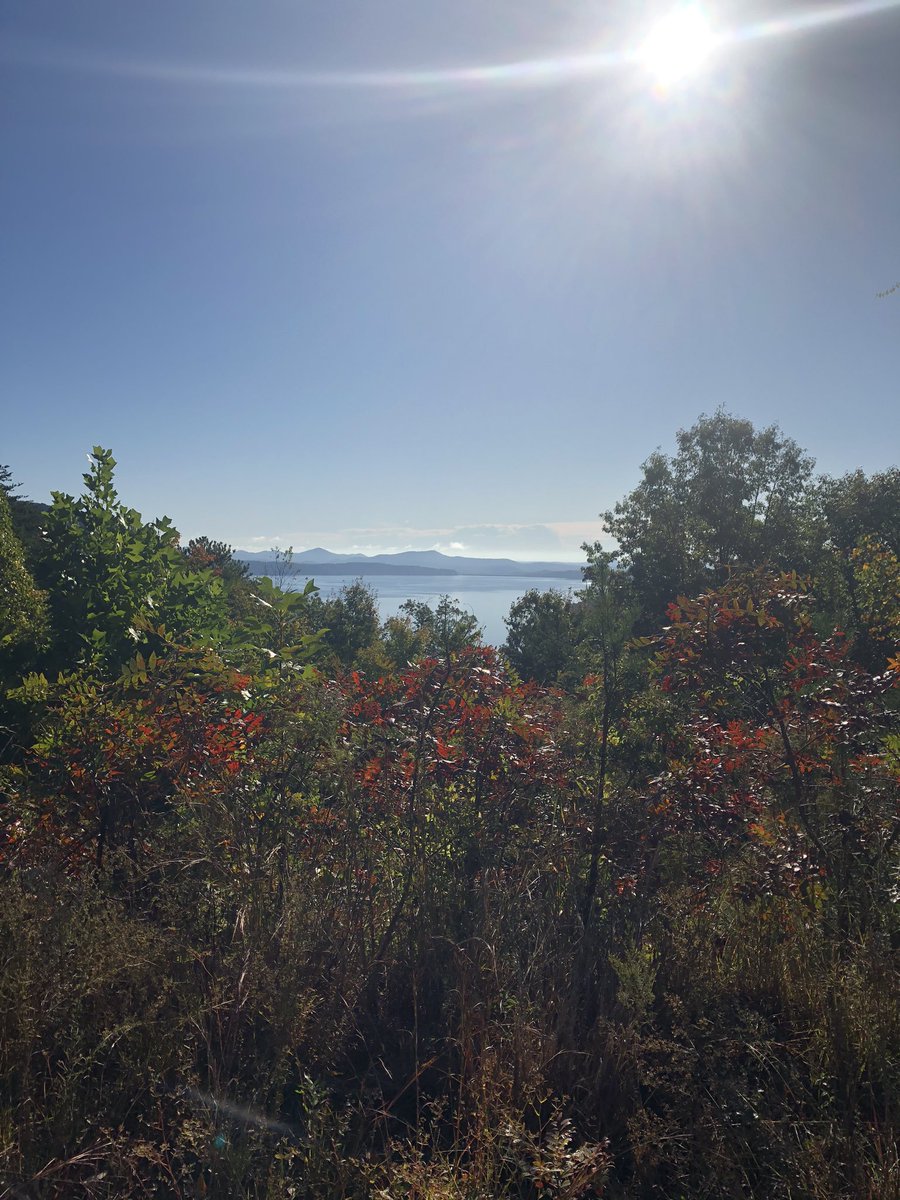 Steven_M_Horn's tweet photo. Beautiful fall day in North Carolina at #FairwayForest! These are breathtaking views over the lake and White Water Falls. π #LifeAtDiamond https://t.co/WEFb2QtYTS