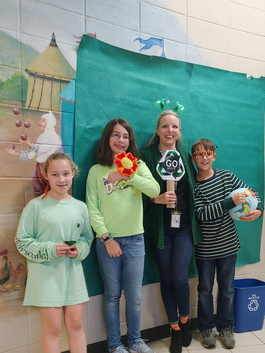 Hunsinger2012's tweet photo. Hallogreen was amazing at Sharon! Thank you to everyone on the Green Team who worked over the past years to make Sharon a Green School and for putting together a fun-filled day! @BethLundberg1 #sharonstrong #hallogreen https://t.co/VeFAvCFcls