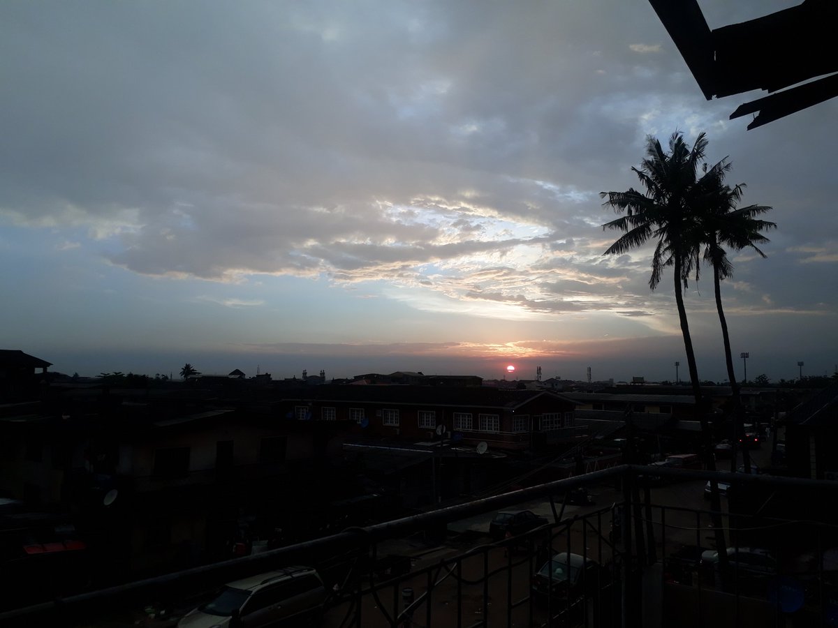 rafiiiiiiiiy's tweet photo. Everyone is seeing rainbow at their end but all I can see is this. 
Took  all the  images within 10 minutes. 
See the plane in the last one https://t.co/kjgzRL3G25
