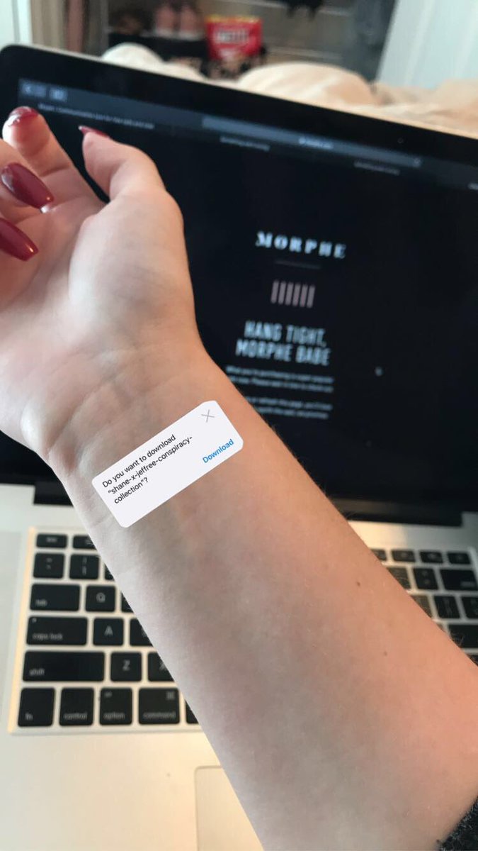 kronchshell's tweet photo. probably my favorite shade in the new #ShaneDawsonXJeffreeStar palette. look at the way she swatches. https://t.co/nZQWRXyFeR