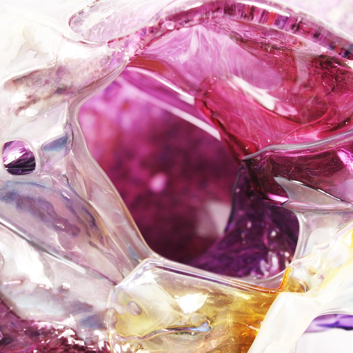 liondragonfly's tweet photo. As we move towards gift-giving season, I'd like to highlight this new etsy store that came to my attention.  Glass blown potion bottles and decorations by Hot Taffy - https://t.co/zsCaELNH85
#adfddruidry #druwitch #obod #indiartist #shopindie https://t.co/ZzAUdVABIv