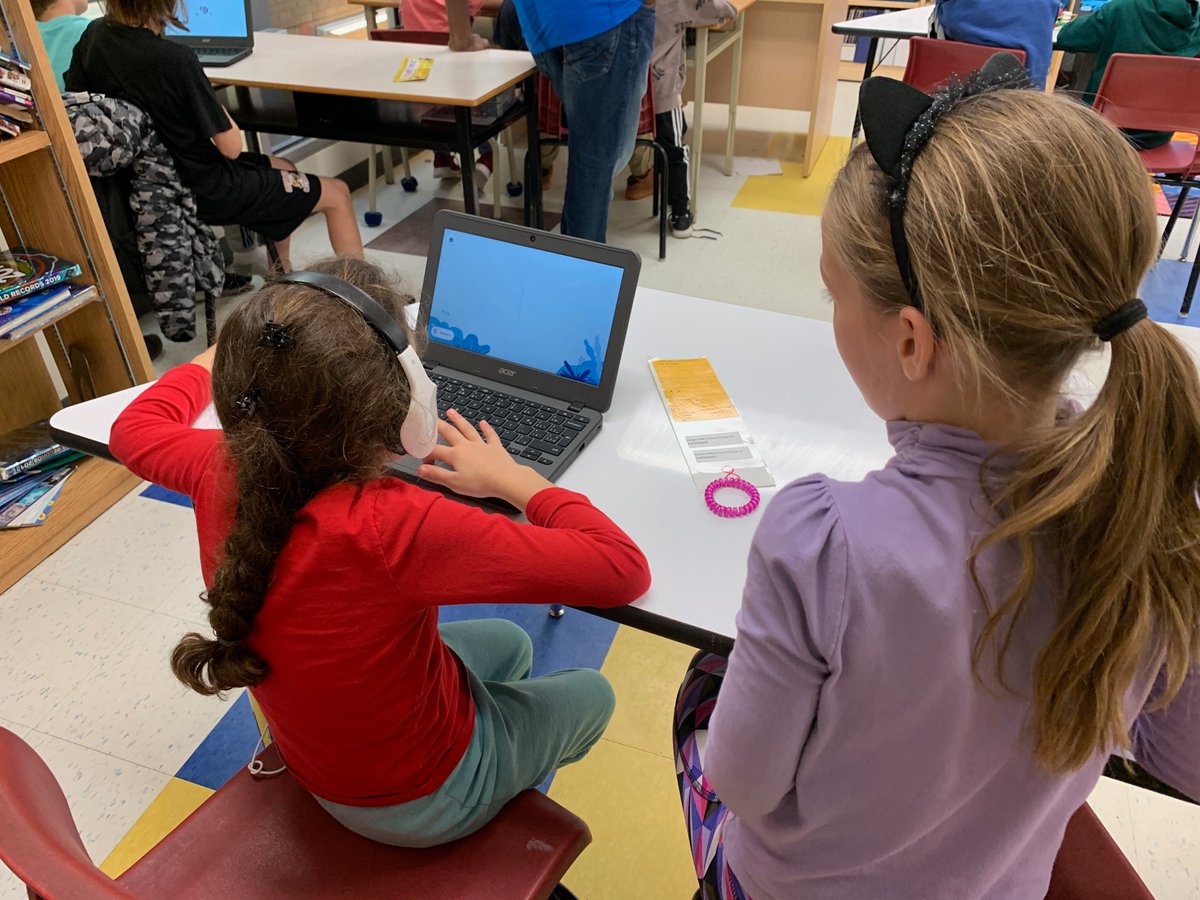 Partenariat entre les élèves de 1er année et de 5e année <a href="/EcoleSGNCECCE/">École SGN CECCE</a> <a href="/ecolecatholique/">CECCE</a> <a href="/vicramous/">Ramces Victor</a>.