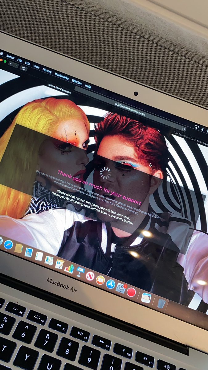 Maddyhancock6's tweet photo. been on this page for 30 min, starting to get stressed 😨 @shanedawson @JeffreeStar https://t.co/V4n8wPVl9P