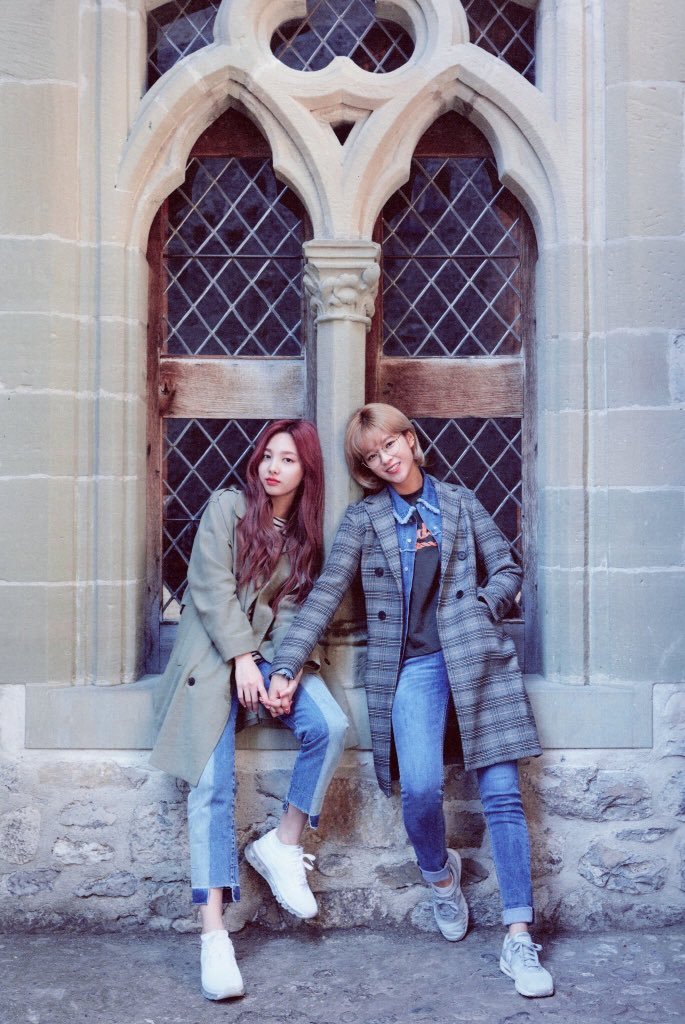 SanaOnce11's tweet image. Do you notice that??

#JEONGYEON played #GoodAtGoodByes when she was in Vlive?? 👀👀 Hearing my Favourite song and suddenly noticed its that..