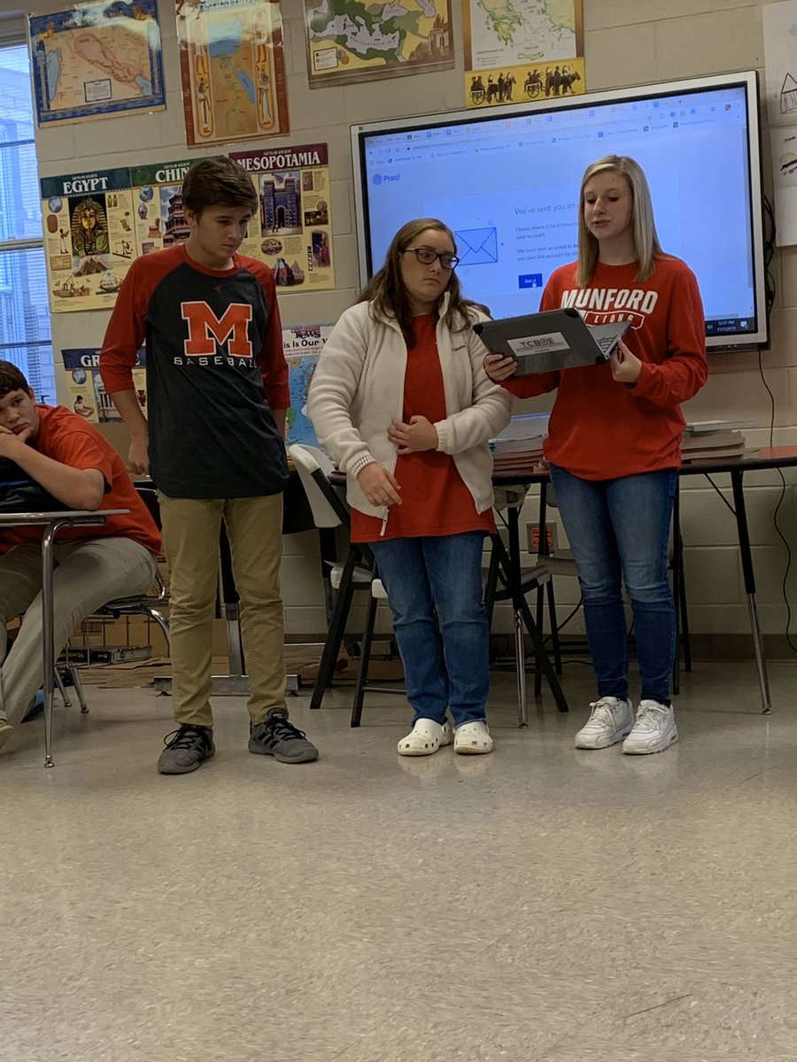 BlairKSteffens's tweet photo. Celebrating fall festivals from around the world with digital presentations, models, and FOOD! @MunfordMiddleAL #empoweredMMS https://t.co/tkOLibRnax