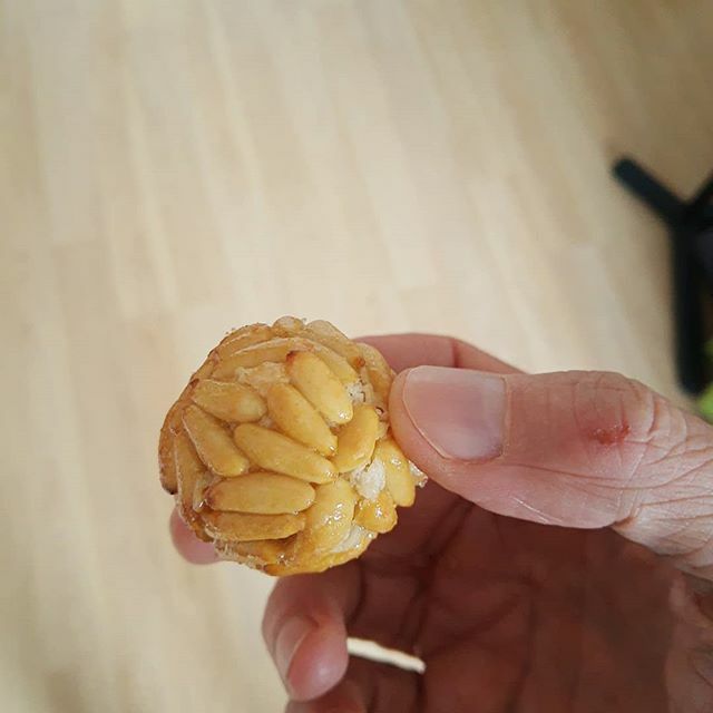 daniel_julia's tweet image. L'únic #panellet que he menjat en un període de dos anys... ift.tt/328WirM