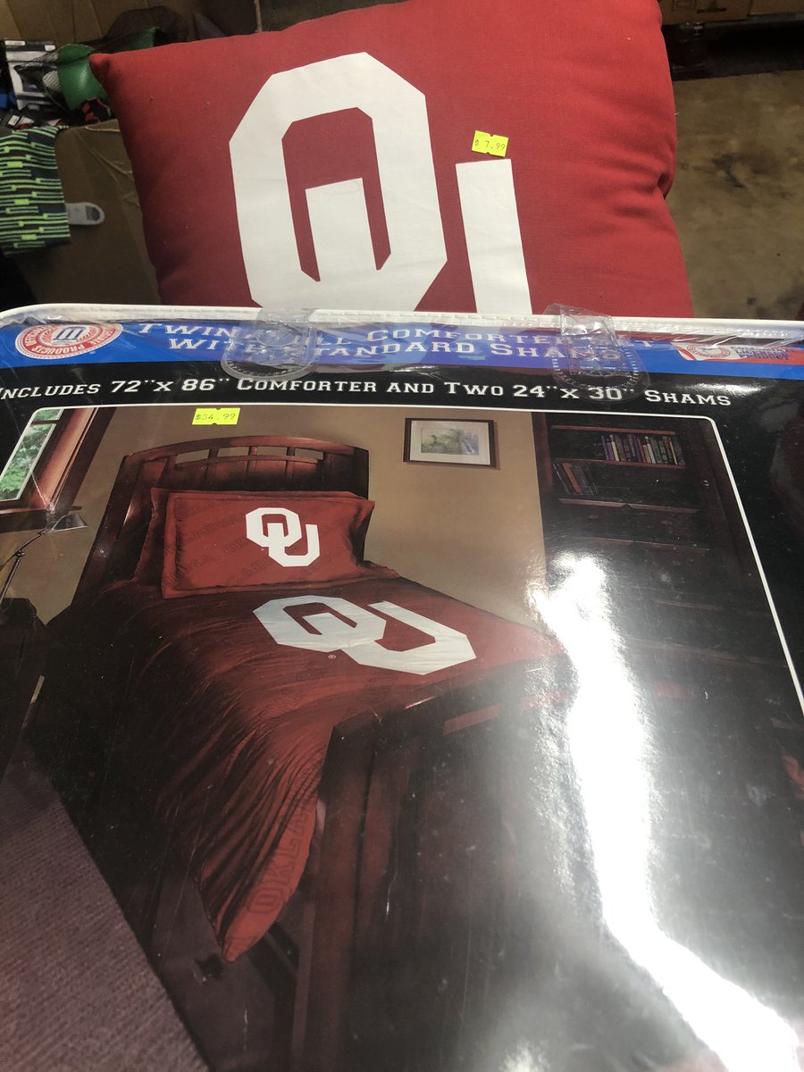 MKLadyJennifer's tweet photo. Look what I found! #hugook #ou https://t.co/TKgh3JtTke